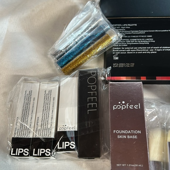 Popfeel All In One Makeup Kit. KIT014C. Silver Glitter Case Included. NWT - Picture 5 of 14
